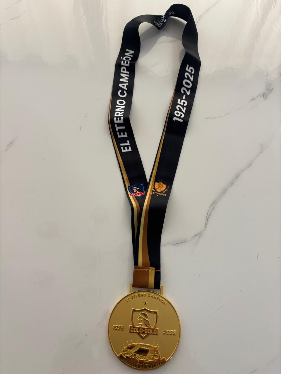 🏆 MEDALLA CONMEMORATIVA COLO-COLO CENTENARIO 1925–2025 🏆